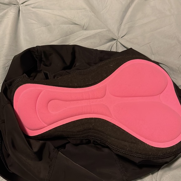 Padded cycling shorts - Picture 3 of 4